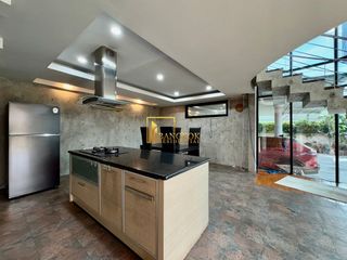 Reihenhaus zur Miete mit 2 Zimmer in Khlong Toei, Bangkok