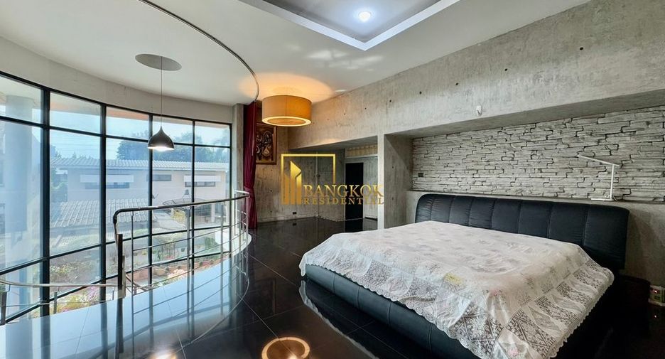 Reihenhaus zur Miete mit 2 Zimmer in Khlong Toei, Bangkok
