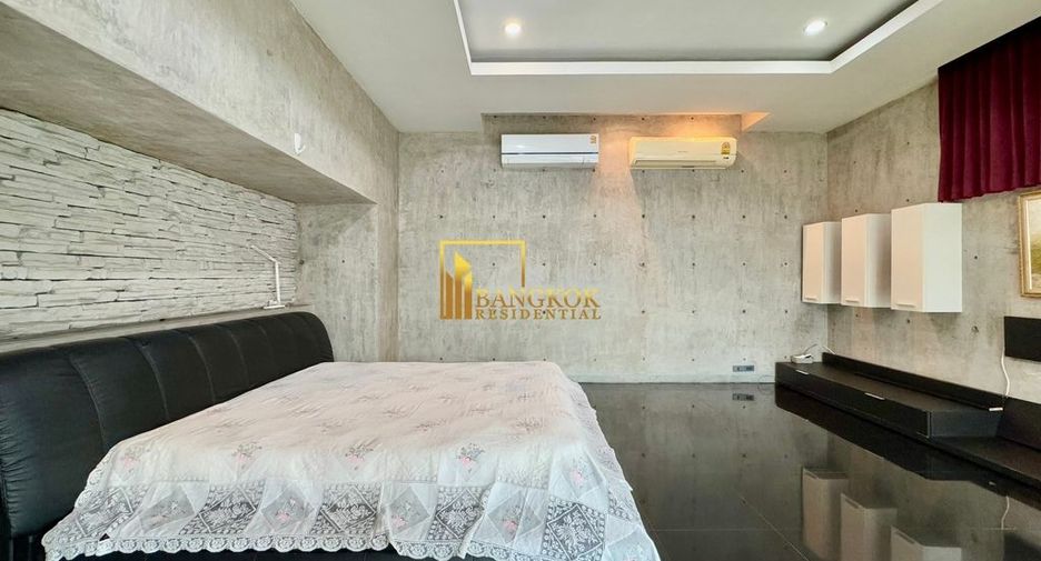 Reihenhaus zur Miete mit 2 Zimmer in Khlong Toei, Bangkok