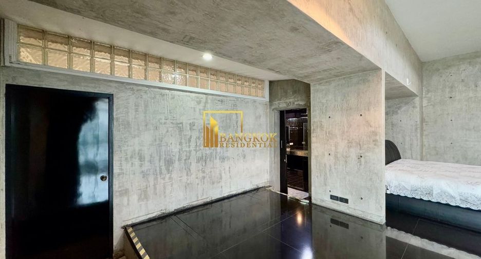 Reihenhaus zur Miete mit 2 Zimmer in Khlong Toei, Bangkok