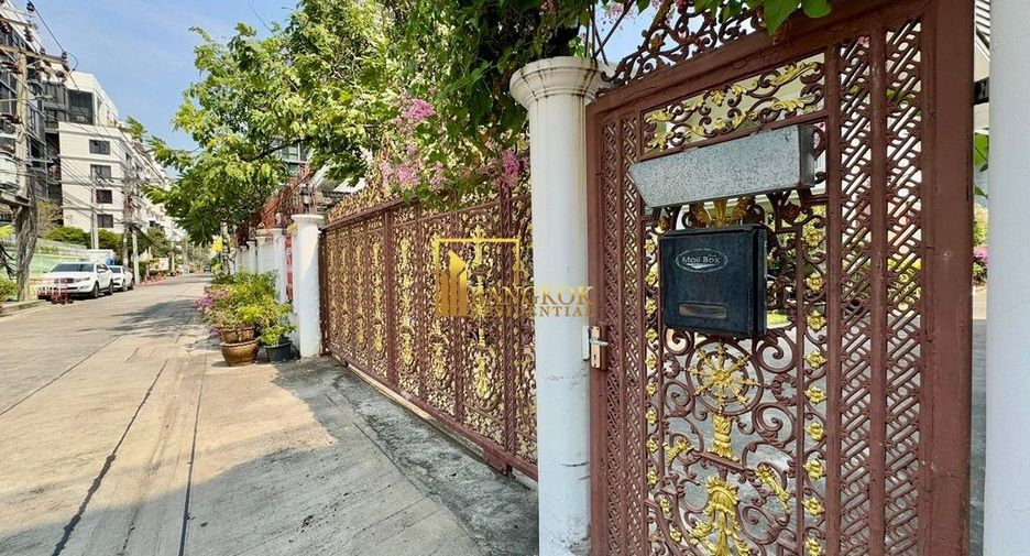 Reihenhaus zur Miete mit 2 Zimmer in Khlong Toei, Bangkok