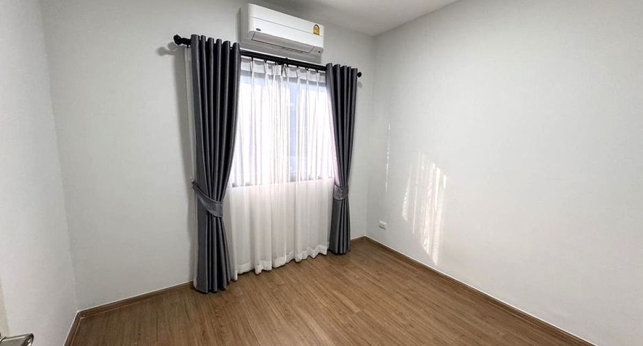 For rent 3 bedrooms townhouse in Bang Phli, Samut Prakan