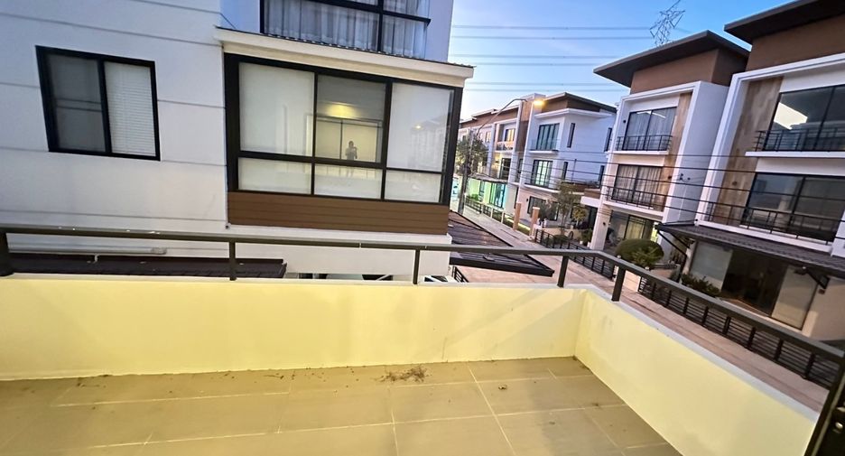 For sale 3 bedrooms house in Saphan Sung, Bangkok