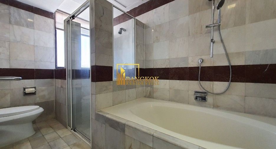 For rent 3 bedrooms condo in Khlong Toei, Bangkok