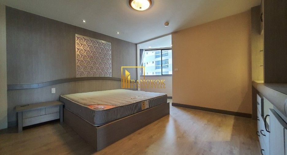 For rent 3 bedrooms condo in Khlong Toei, Bangkok
