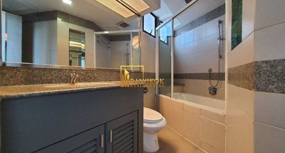 For rent 3 bedrooms condo in Khlong Toei, Bangkok