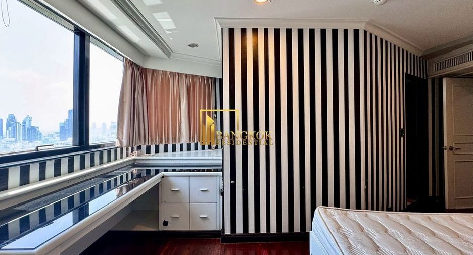 For rent 3 bedrooms condo in Khlong Toei, Bangkok