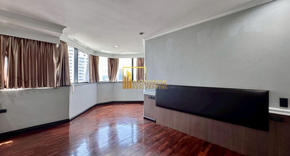 For rent 3 bedrooms condo in Khlong Toei, Bangkok