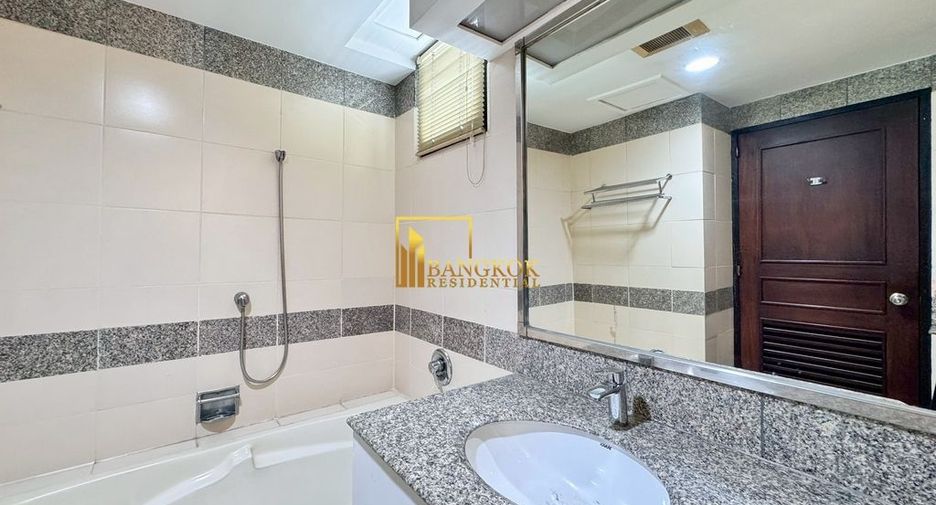 For rent 3 bedrooms condo in Khlong Toei, Bangkok