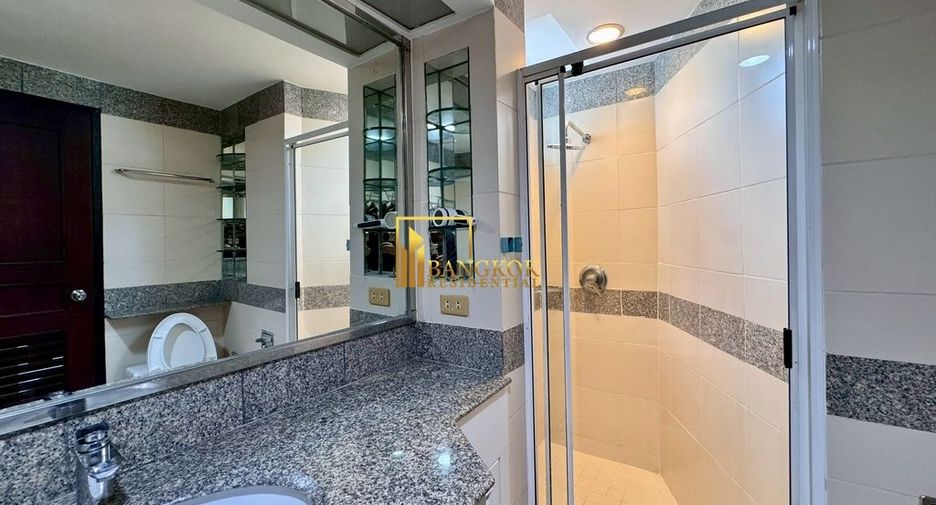 For rent 3 bedrooms condo in Khlong Toei, Bangkok