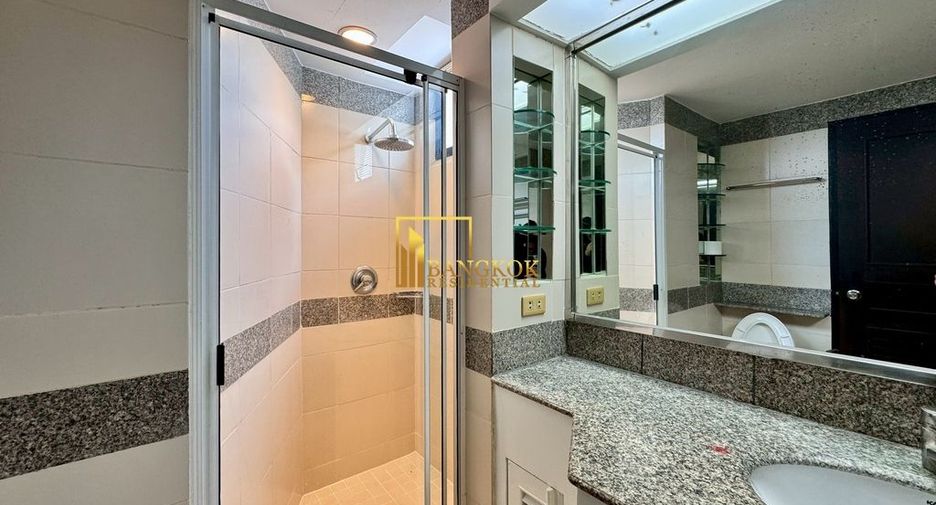 For rent 3 bedrooms condo in Khlong Toei, Bangkok