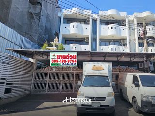 For sale 6 bedrooms retail Space in Din Daeng, Bangkok