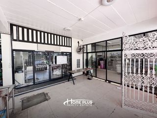 For sale 6 bedrooms retail Space in Din Daeng, Bangkok