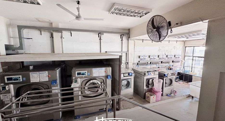 Local comercial en venta de 6 habitaciones en Din Daeng, Bangkok