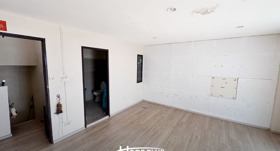 Local comercial en venta de 6 habitaciones en Din Daeng, Bangkok