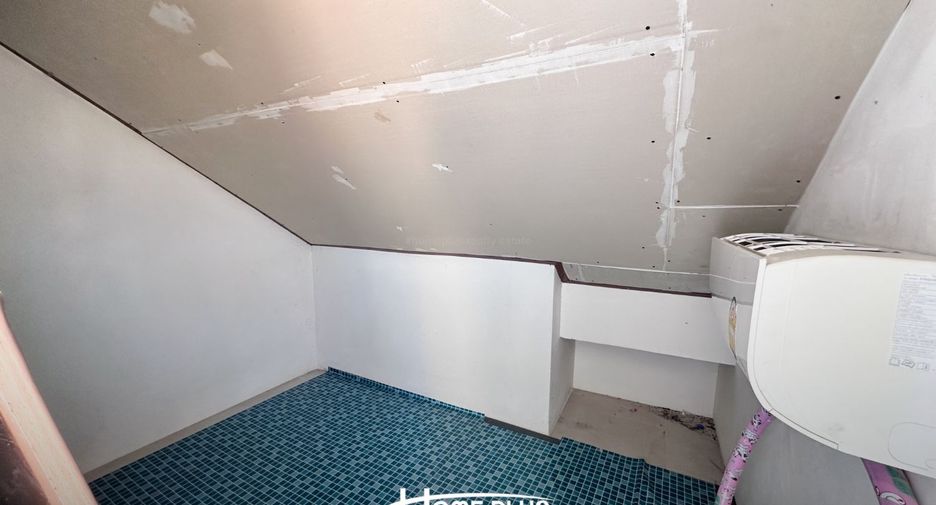 Local comercial en venta de 6 habitaciones en Din Daeng, Bangkok