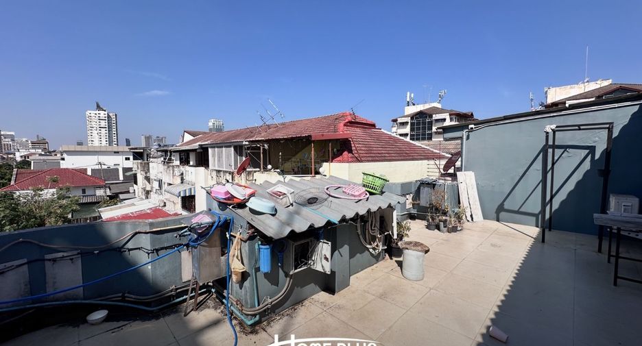 Local comercial en venta de 6 habitaciones en Din Daeng, Bangkok