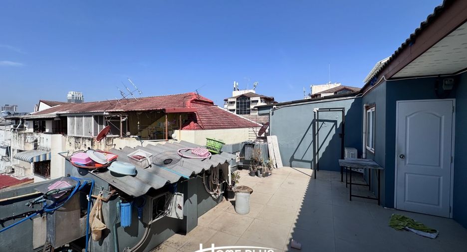Local comercial en venta de 6 habitaciones en Din Daeng, Bangkok