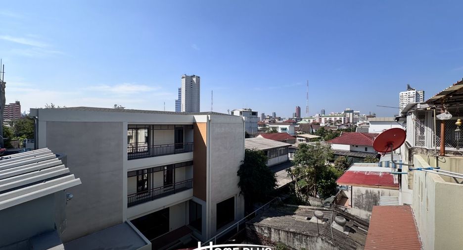 Local comercial en venta de 6 habitaciones en Din Daeng, Bangkok