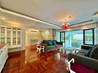 For rent 3 bedrooms condo in Yan Nawa, Bangkok