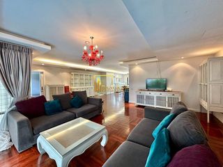For rent 3 bedrooms condo in Yan Nawa, Bangkok