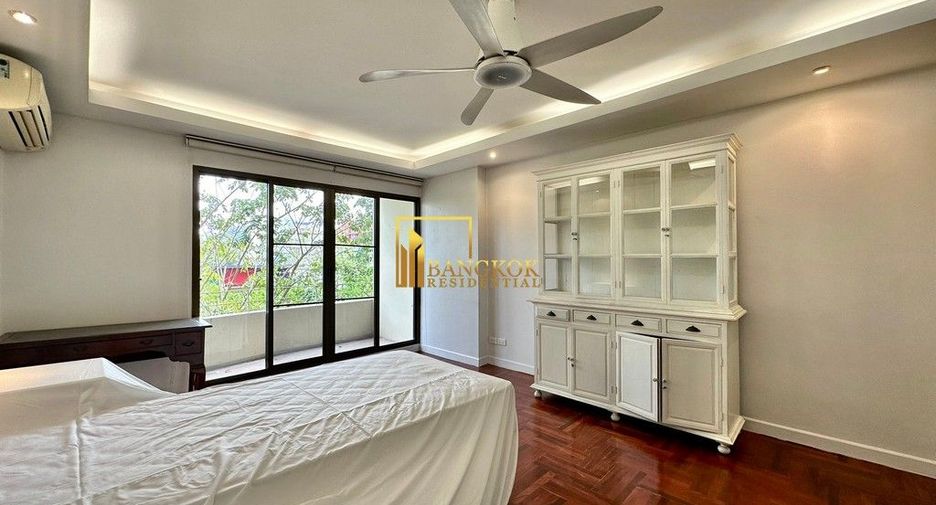 For rent 3 bedrooms condo in Yan Nawa, Bangkok