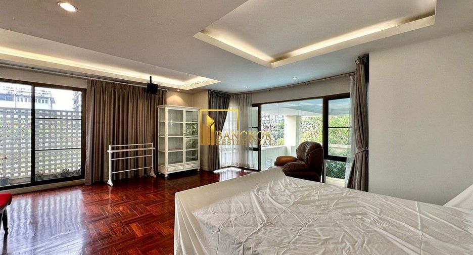 For rent 3 bedrooms condo in Yan Nawa, Bangkok