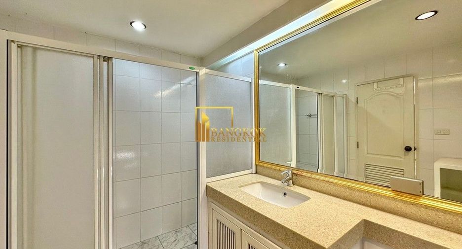 For rent 3 bedrooms condo in Yan Nawa, Bangkok