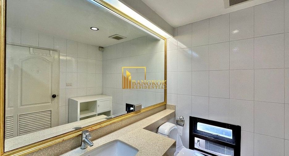 For rent 3 bedrooms condo in Yan Nawa, Bangkok