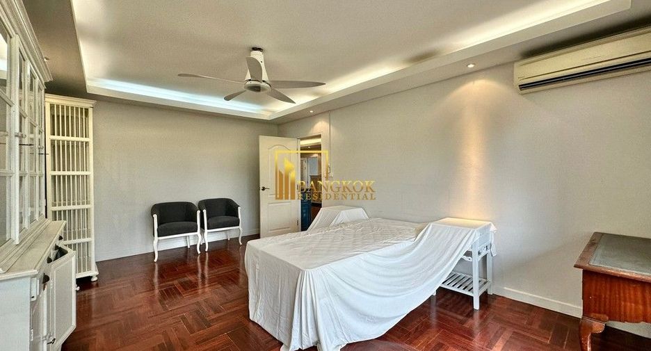 For rent 3 bedrooms condo in Yan Nawa, Bangkok