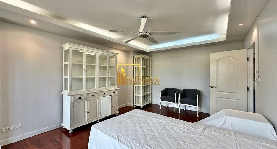 For rent 3 bedrooms condo in Yan Nawa, Bangkok
