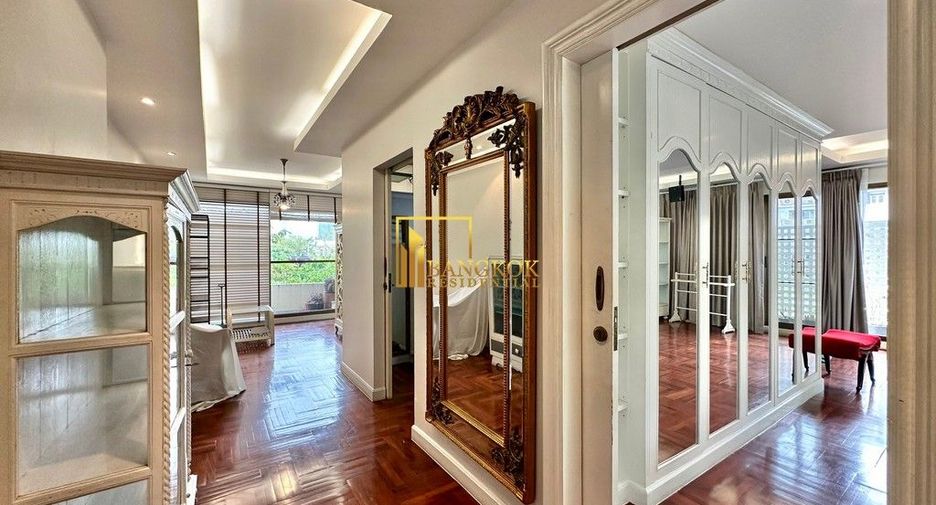 For rent 3 bedrooms condo in Yan Nawa, Bangkok