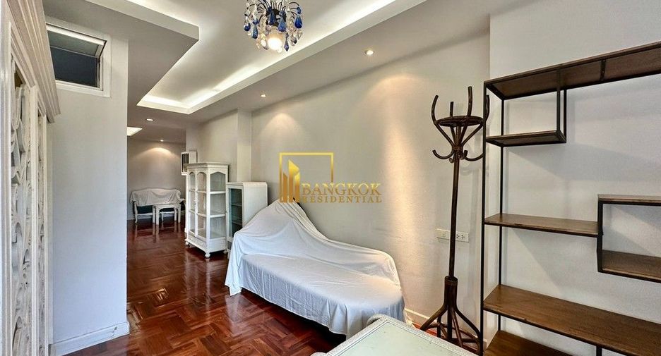 For rent 3 bedrooms condo in Yan Nawa, Bangkok