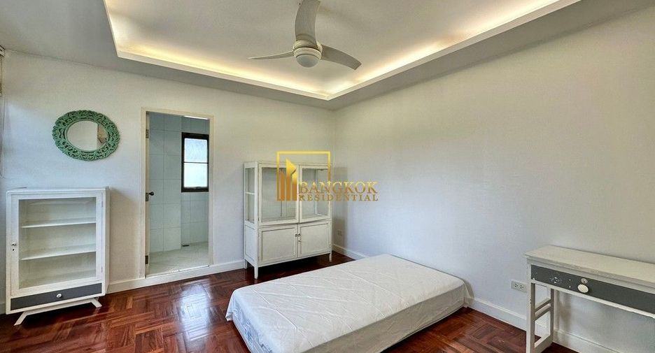 For rent 3 bedrooms condo in Yan Nawa, Bangkok
