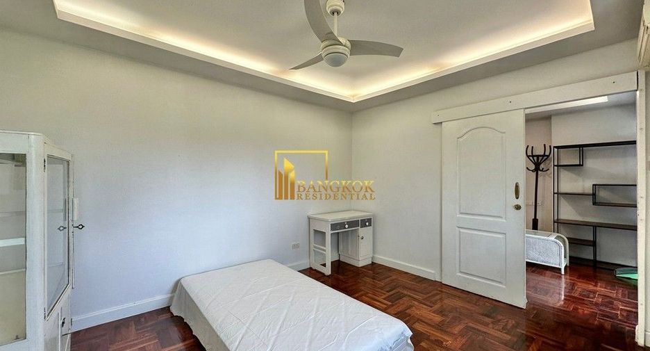 For rent 3 bedrooms condo in Yan Nawa, Bangkok