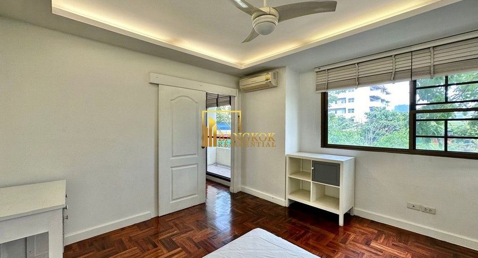 For rent 3 bedrooms condo in Yan Nawa, Bangkok