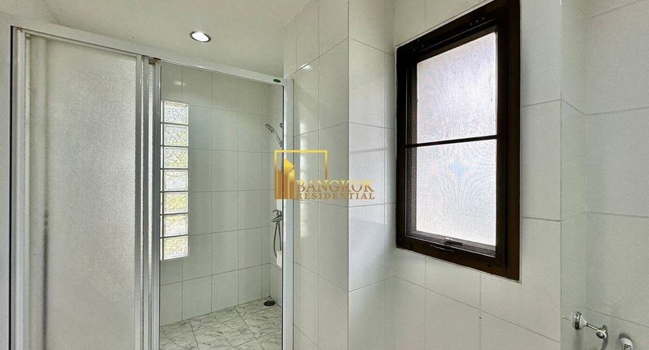 For rent 3 bedrooms condo in Yan Nawa, Bangkok