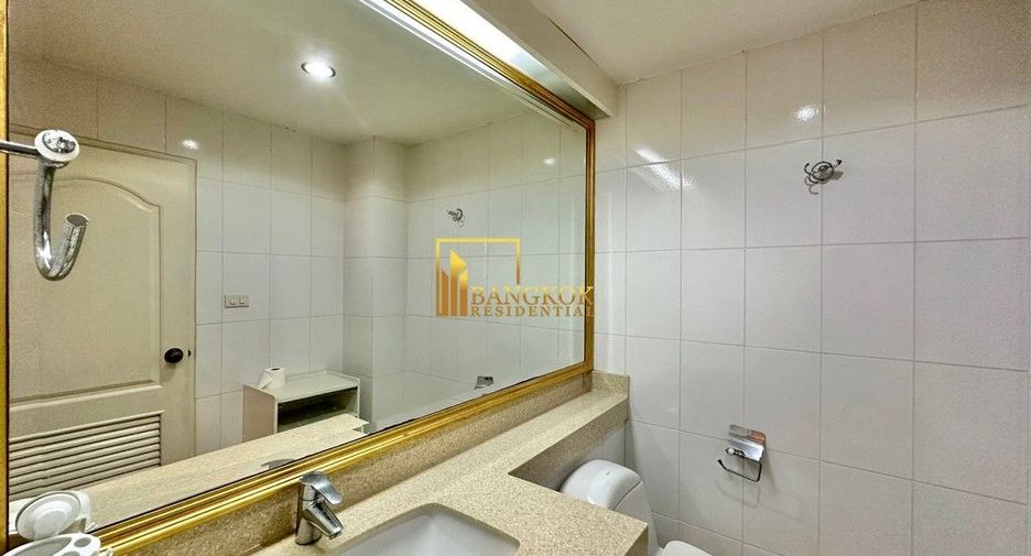 For rent 3 bedrooms condo in Yan Nawa, Bangkok