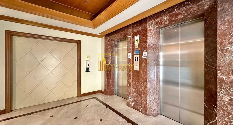 For rent 3 bedrooms condo in Yan Nawa, Bangkok