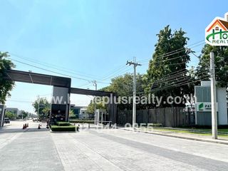 For sale 4 bedrooms townhouse in Lat Krabang, Bangkok