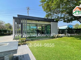 For sale 4 bedrooms townhouse in Lat Krabang, Bangkok