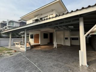 For rent 4 Beds house in Lat Phrao, Bangkok