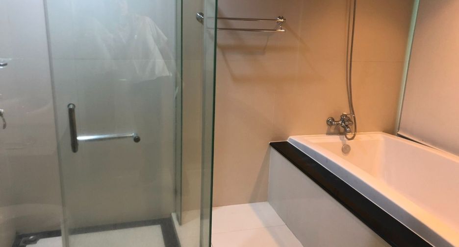 For rent and for sale 1 bed condo in Pathum Wan, Bangkok