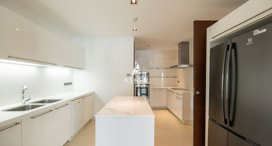 For rent and for sale 4 bedrooms condo in Khlong Toei, Bangkok