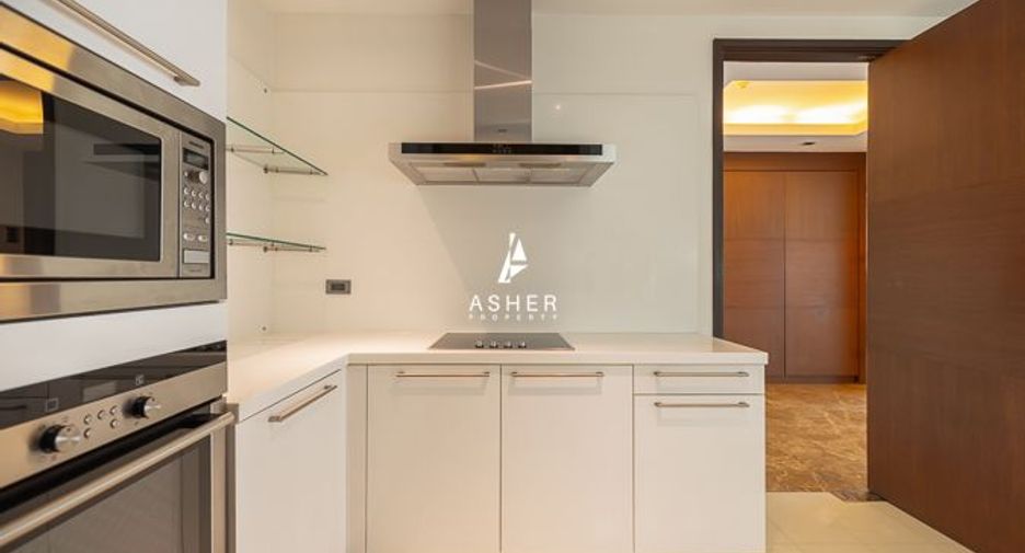 For rent and for sale 4 bedrooms condo in Khlong Toei, Bangkok