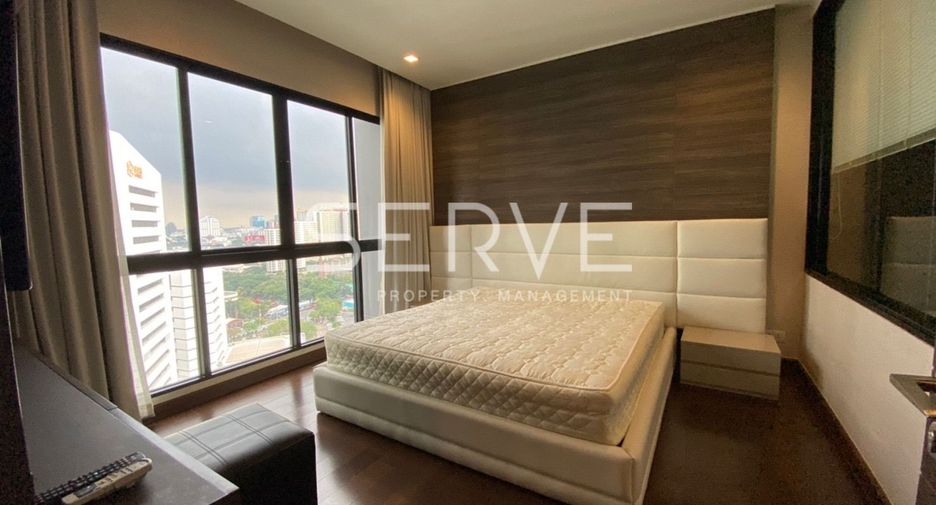 For rent 3 bed condo in Huai Khwang, Bangkok