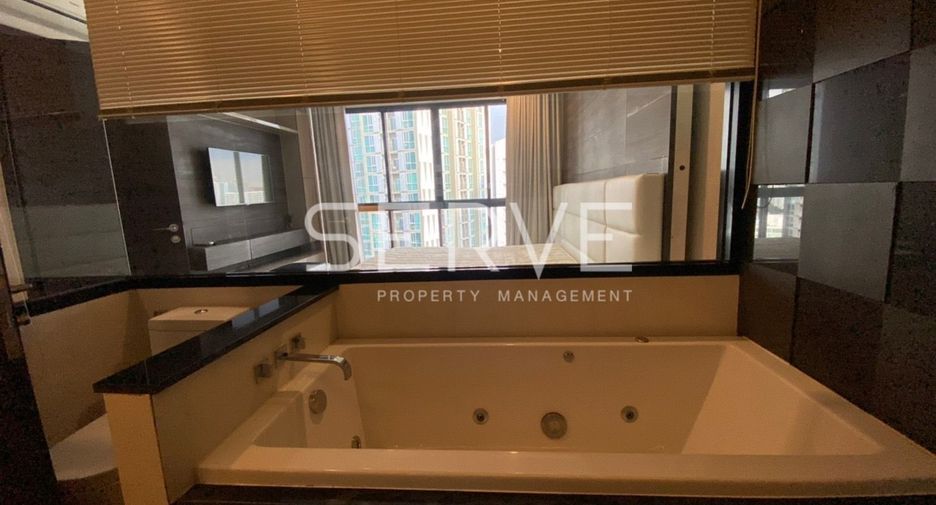 For rent 3 bed condo in Huai Khwang, Bangkok