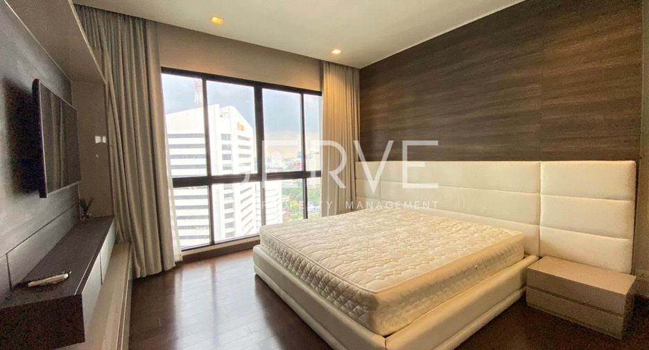 For rent 3 bed condo in Huai Khwang, Bangkok