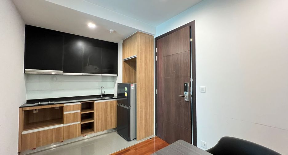 For sale 1 Beds condo in Pathum Wan, Bangkok
