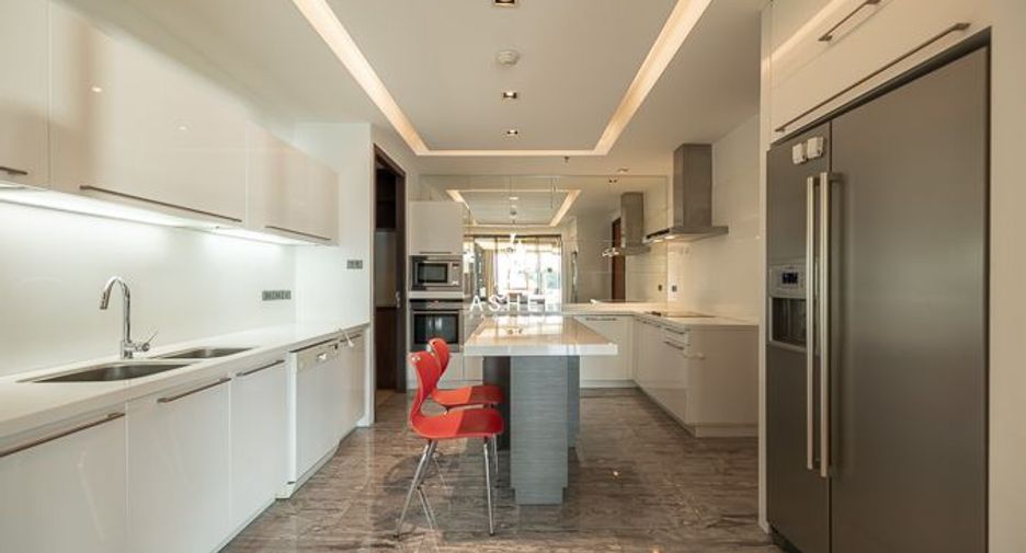 For rent and for sale 4 bedrooms condo in Khlong Toei, Bangkok